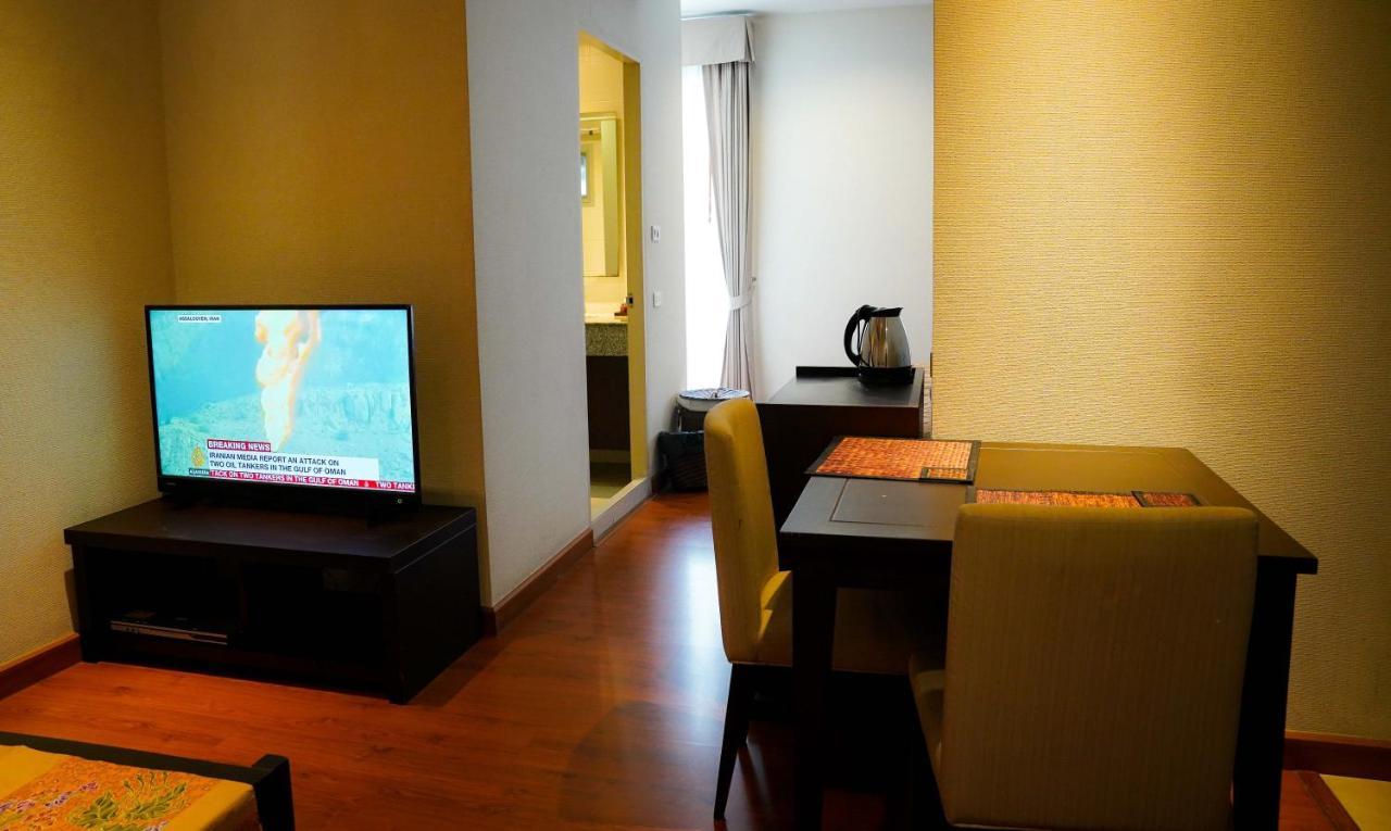 Siam Bright Suite Bangkok Buitenkant foto