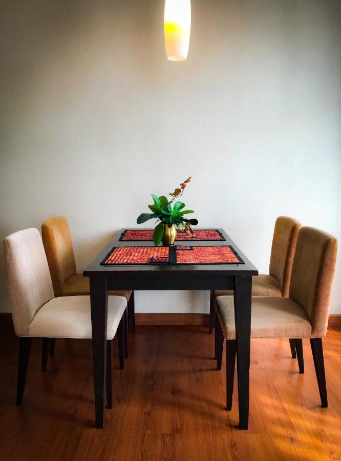 Siam Bright Suite Bangkok Buitenkant foto